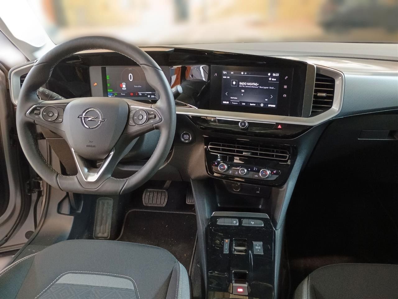 Fahrzeugabbildung Opel Mokka-e EDITION 1-PHASIG SPORT/LED/VIRT/SHZ/DAB+