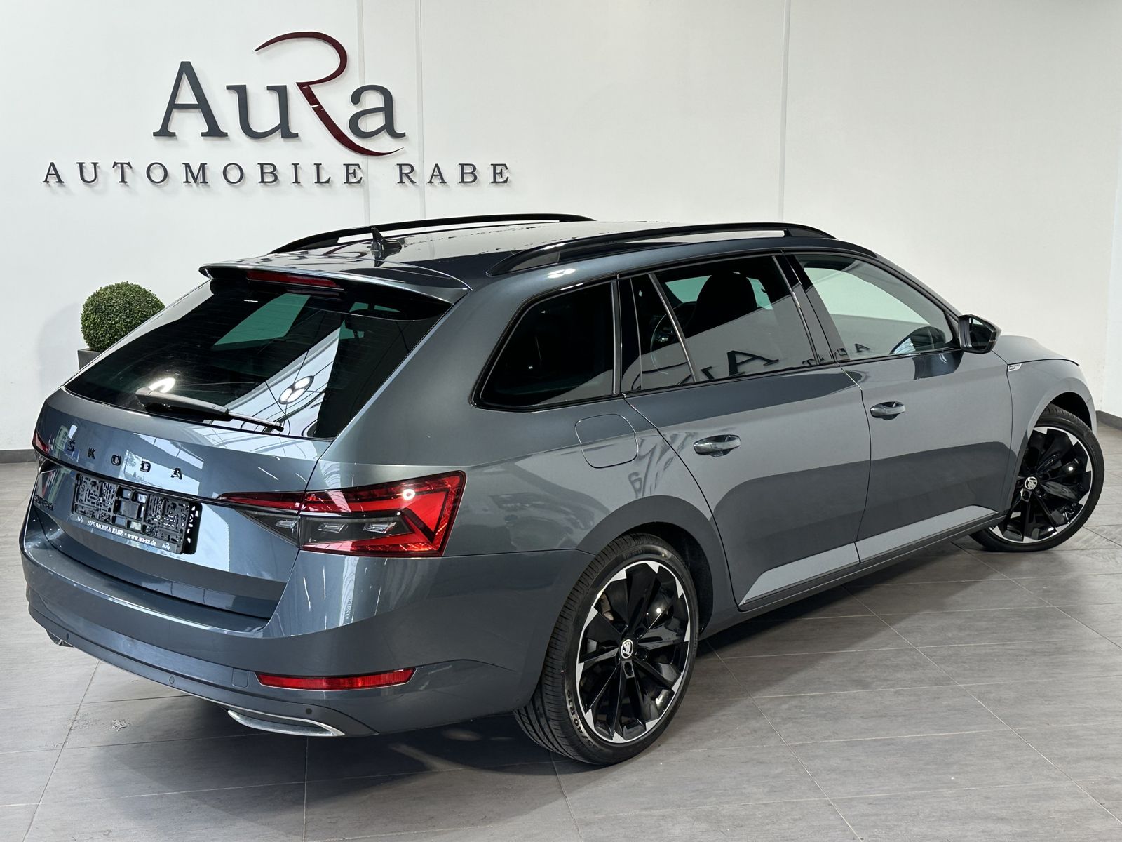 Fahrzeugabbildung SKODA Superb Combi 2.0 TDI Sportline NAV+LED+AHK+VCOCK
