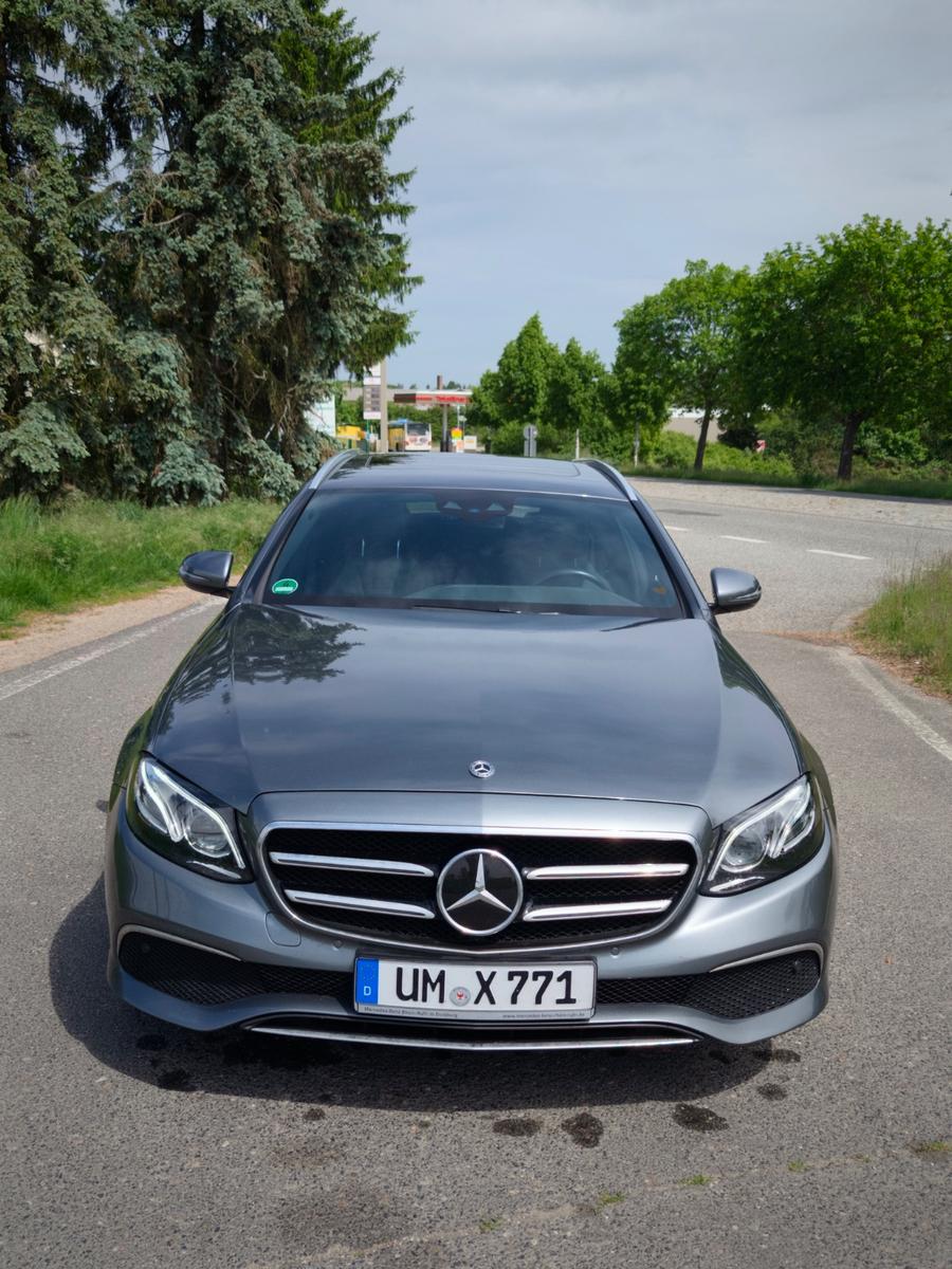Mercedes-Benz E 220d Kombi - Sportstyle - 8-fach bereift