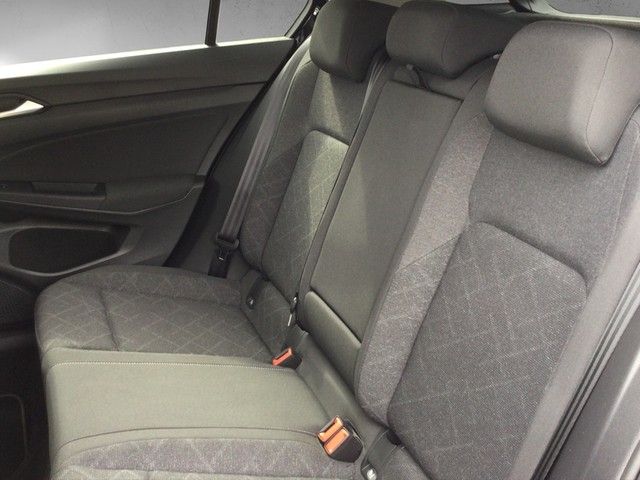 Fahrzeugabbildung Volkswagen Golf VIII TSI Life Standhzg. LED AHK Navi Pano A