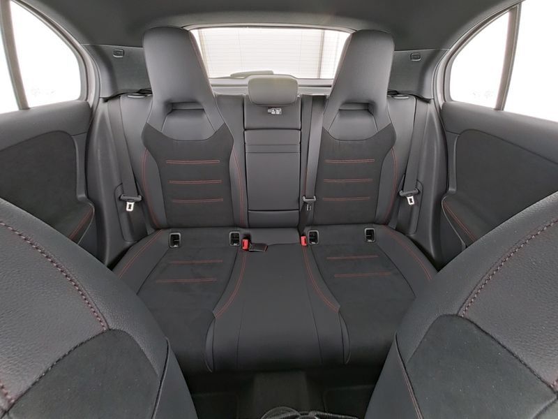 Fahrzeugabbildung Mercedes-Benz A 200 AMG*PANO*360°*AMBIENTE*TOTWINKEL*SPURHALTE