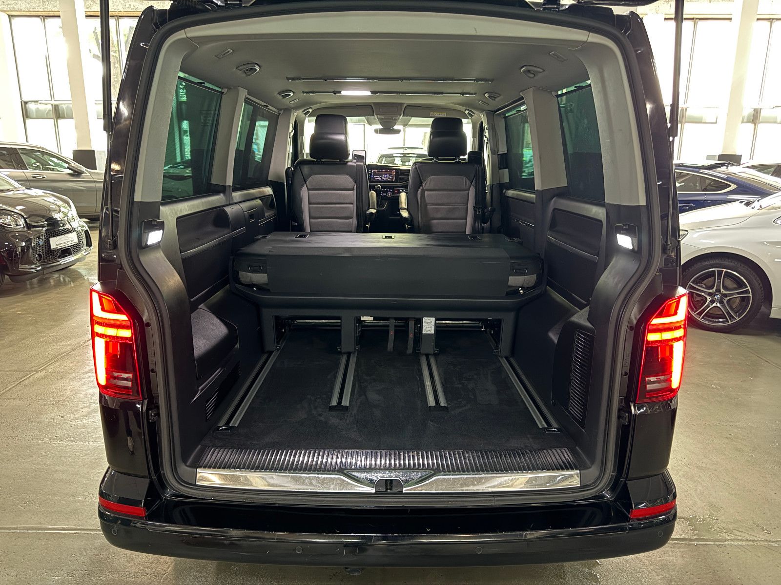 Fahrzeugabbildung Volkswagen T6.1 DSG 4MOTION IQ.DRIVE 7SITZER GENERATION SIX