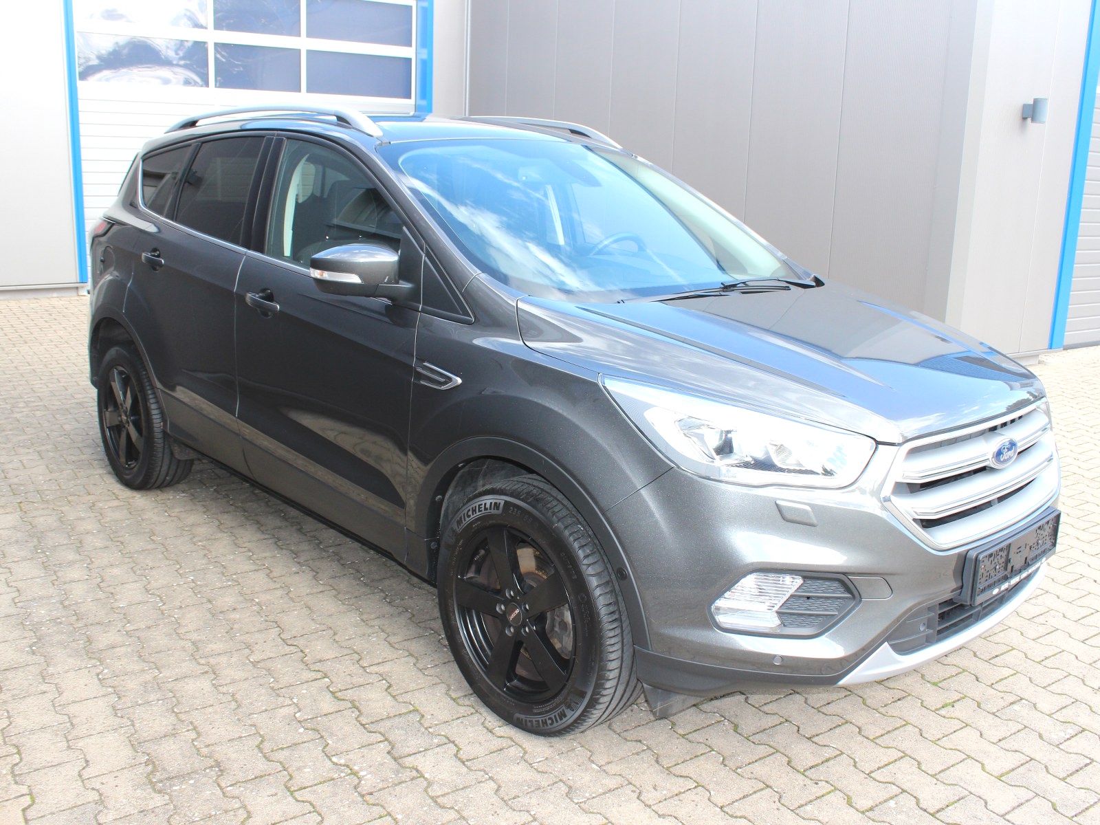 Fahrzeugabbildung Ford Kuga Cool & Connect 2,0 TDCi 4x2 Start/Stopp