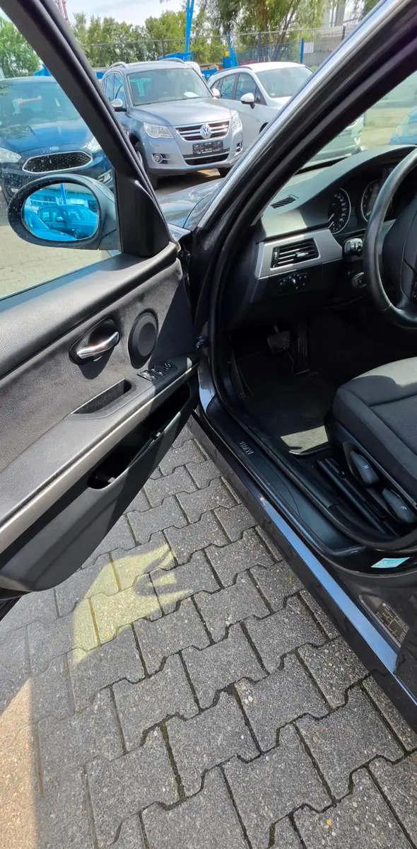 BMW 325 2006 — photo 17