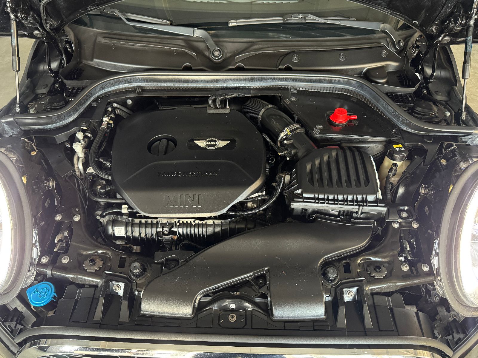 Fahrzeugabbildung MINI Cooper S Cabrio NAVI PROF LED LEDER ASSISTENZ+