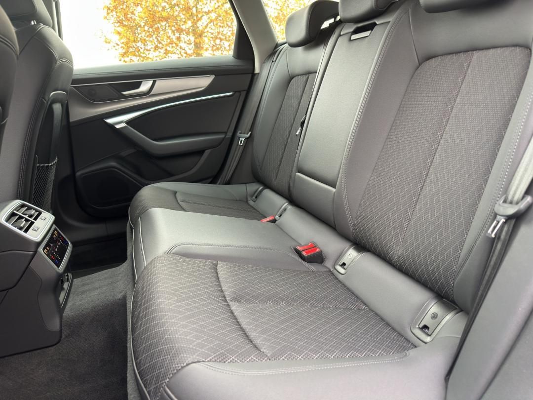 Fahrzeugabbildung Audi A6 Avant Design 40 TDI quattro Business Kamera S