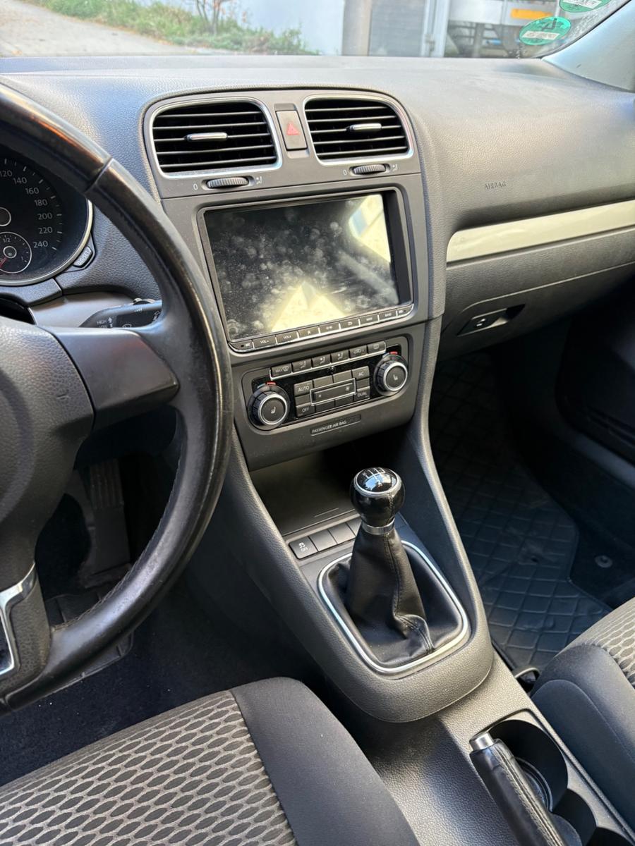 Volkswagen Golf 2010 — photo 11