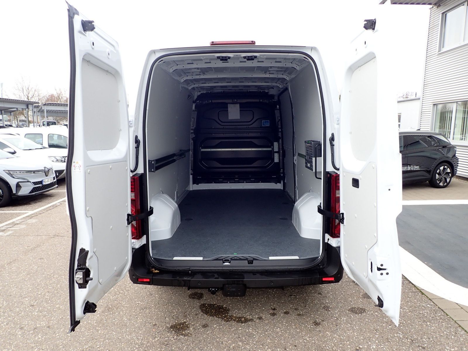 Fahrzeugabbildung Renault Master Kastenwagen FWD Kasten extra L3H2 3,5t Bl