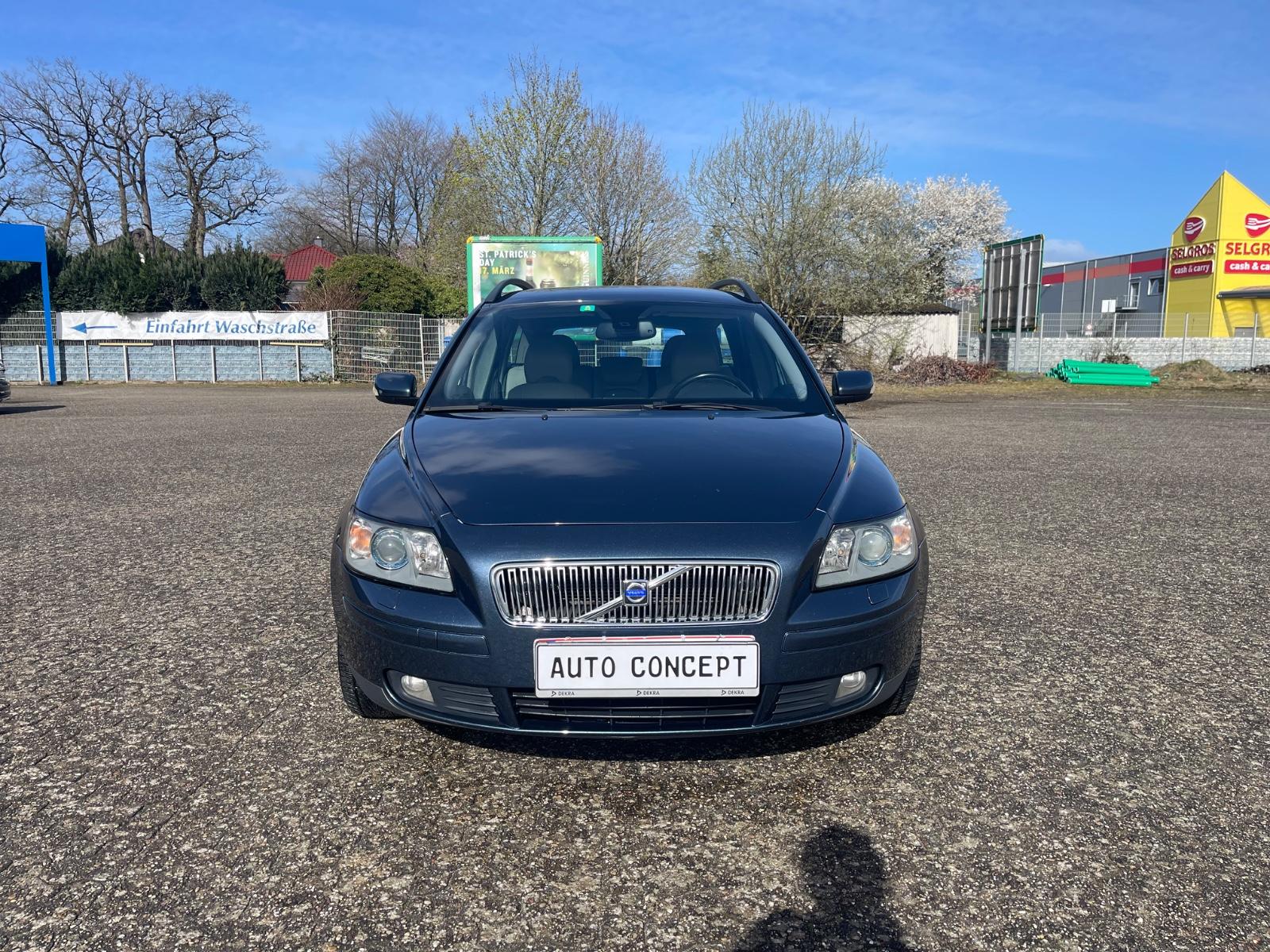 Volvo V50 2004 — interior
