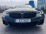 BMW 545e xDrive -M sport - blaue BMW 545