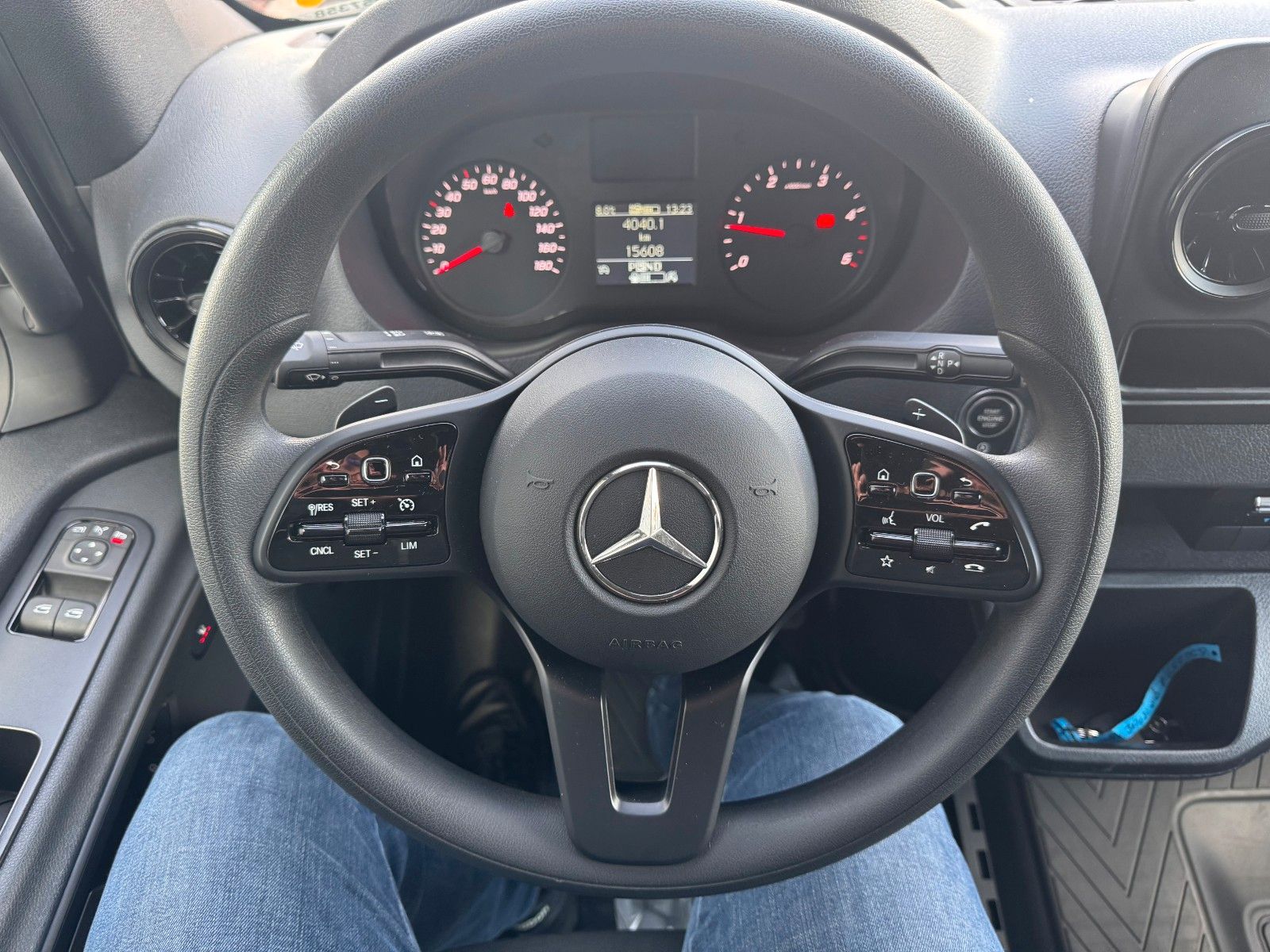 Fahrzeugabbildung Mercedes-Benz Sprinter 317 CDI 3665 9G Klima 360 SHZ MBUX