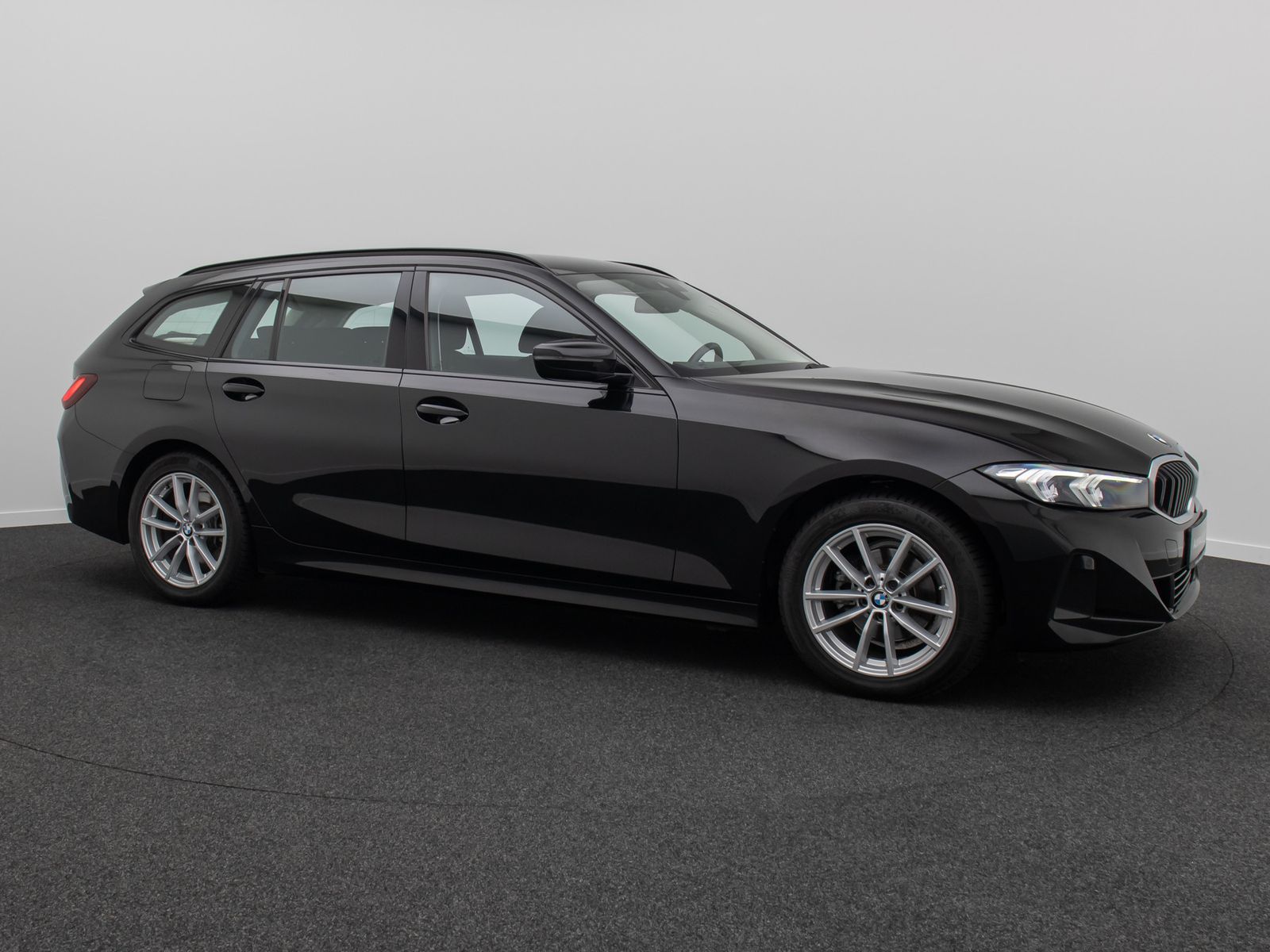 Fahrzeugabbildung BMW 318i Widscreen DAB GeschwindigReg PDC Cockpit+
