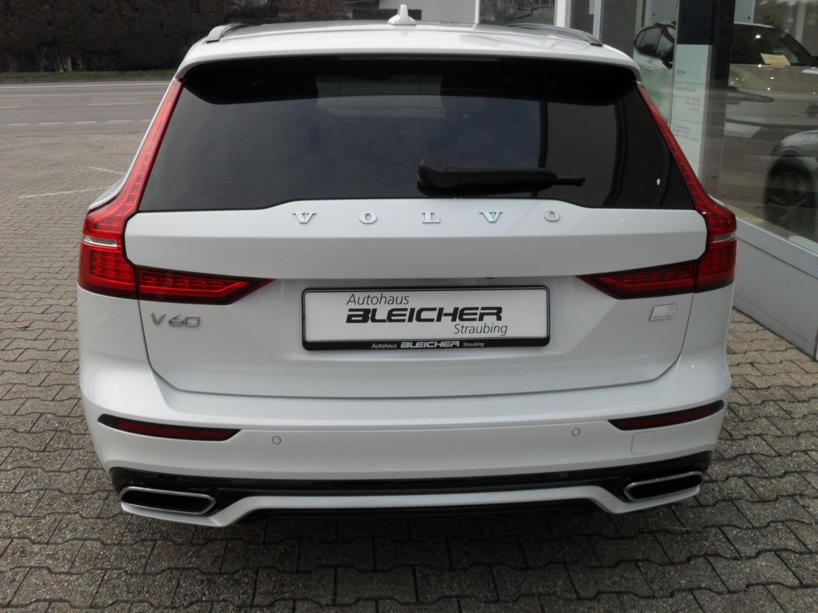 Fahrzeugabbildung Volvo V60 T8 R Design | AWD