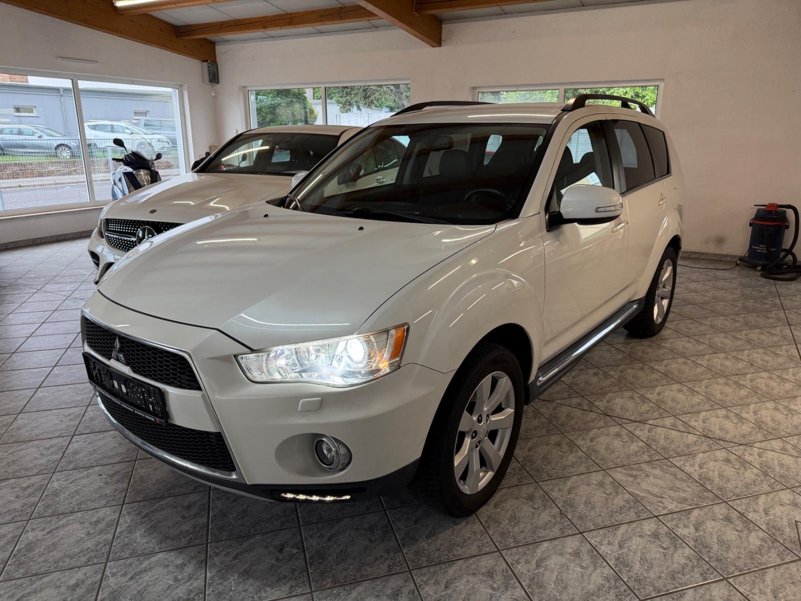 Mitsubishi Outlander 35 Jahre 4WD/BI Xenon/Sitzheizung/Navi