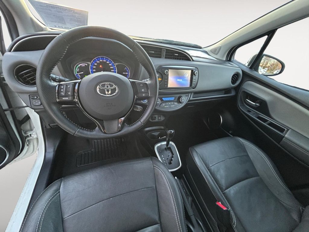 Fahrzeugabbildung Toyota Yaris Hybrid 1.5 VVT-i Lounge