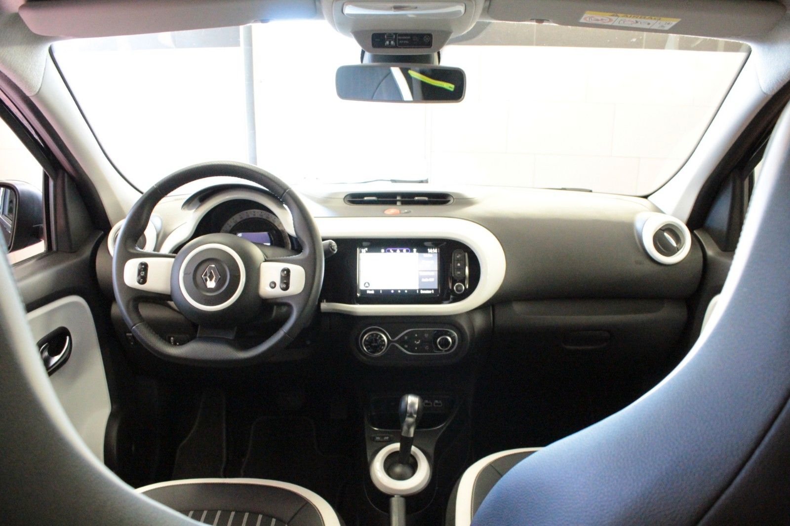 Fahrzeugabbildung Renault Twingo E-Tech 100% elektrisch*einer der letzten*