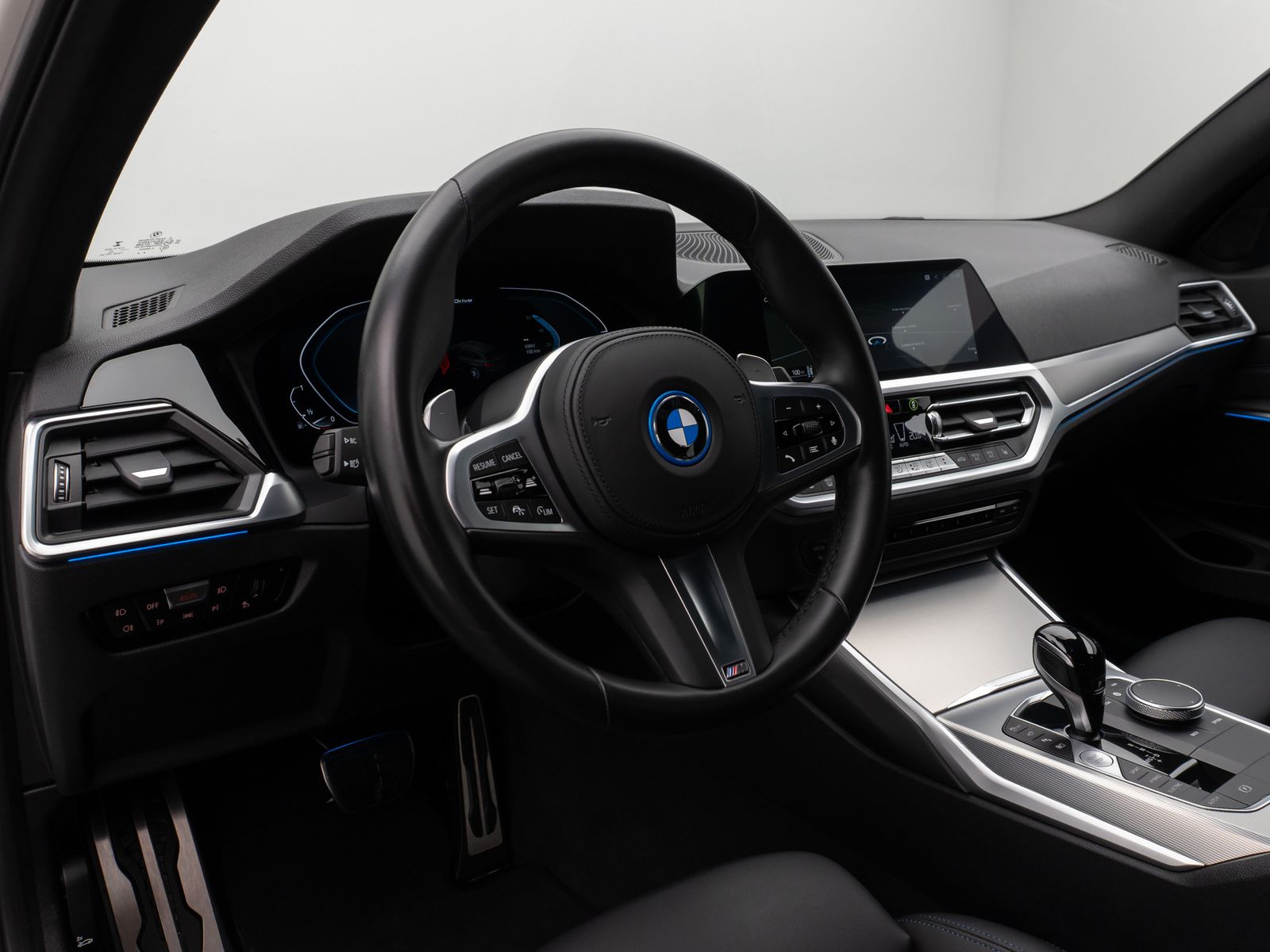 Fahrzeugabbildung BMW 320e xD M Sport 360°DAB HiFi Stop&Go Komfort LED