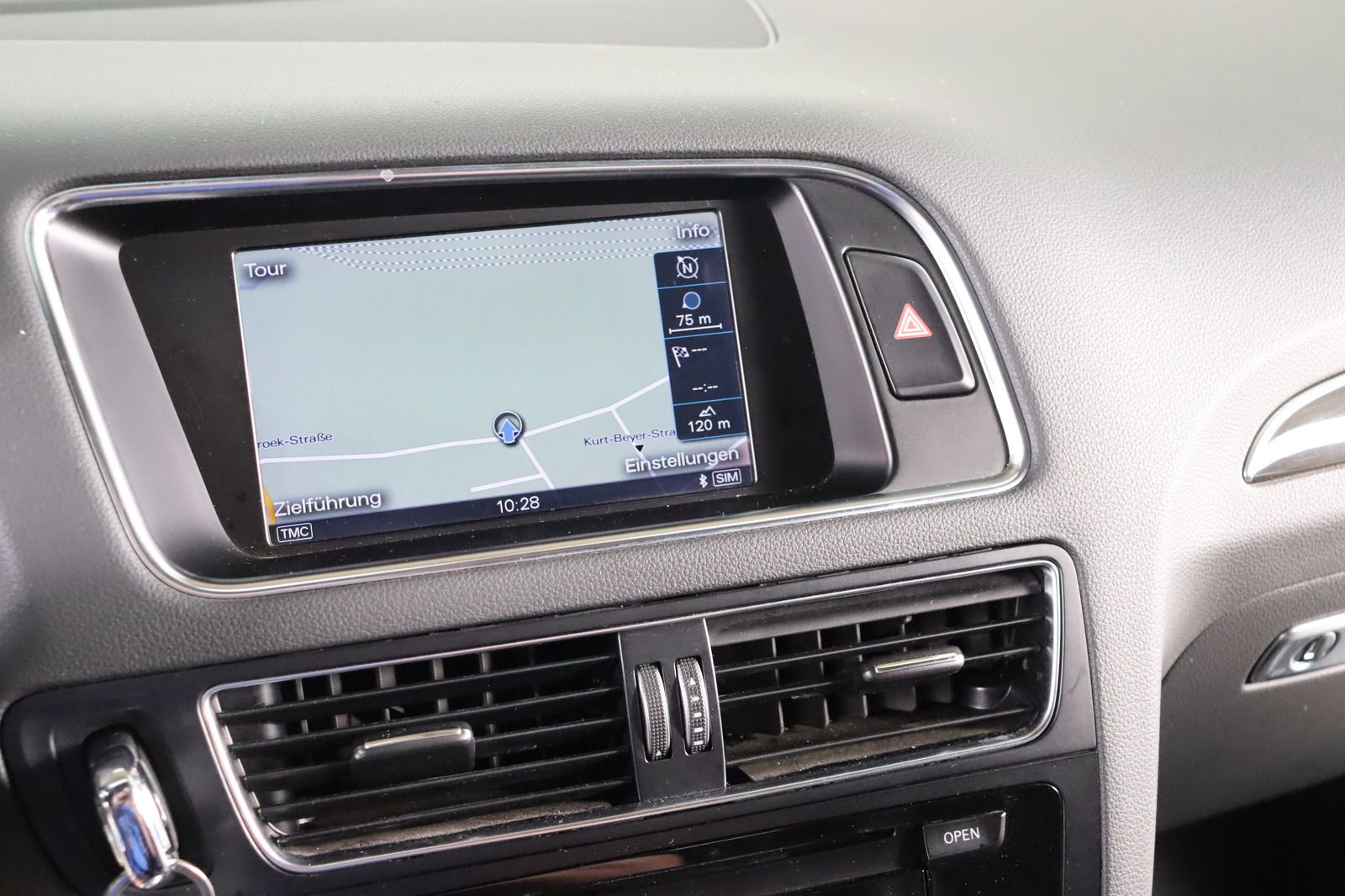 Fahrzeugabbildung Audi Q5 3.0 TDI quattro S- line * Bi- Xe