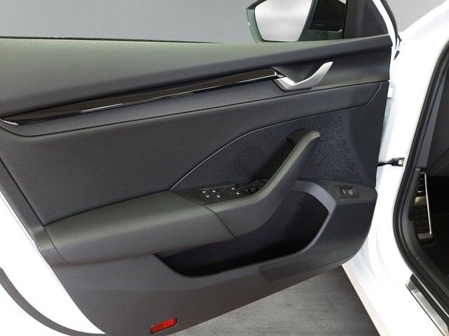Fahrzeugabbildung Skoda Octavia Combi Sportline 2.0TDI DSG AHK LED ACC