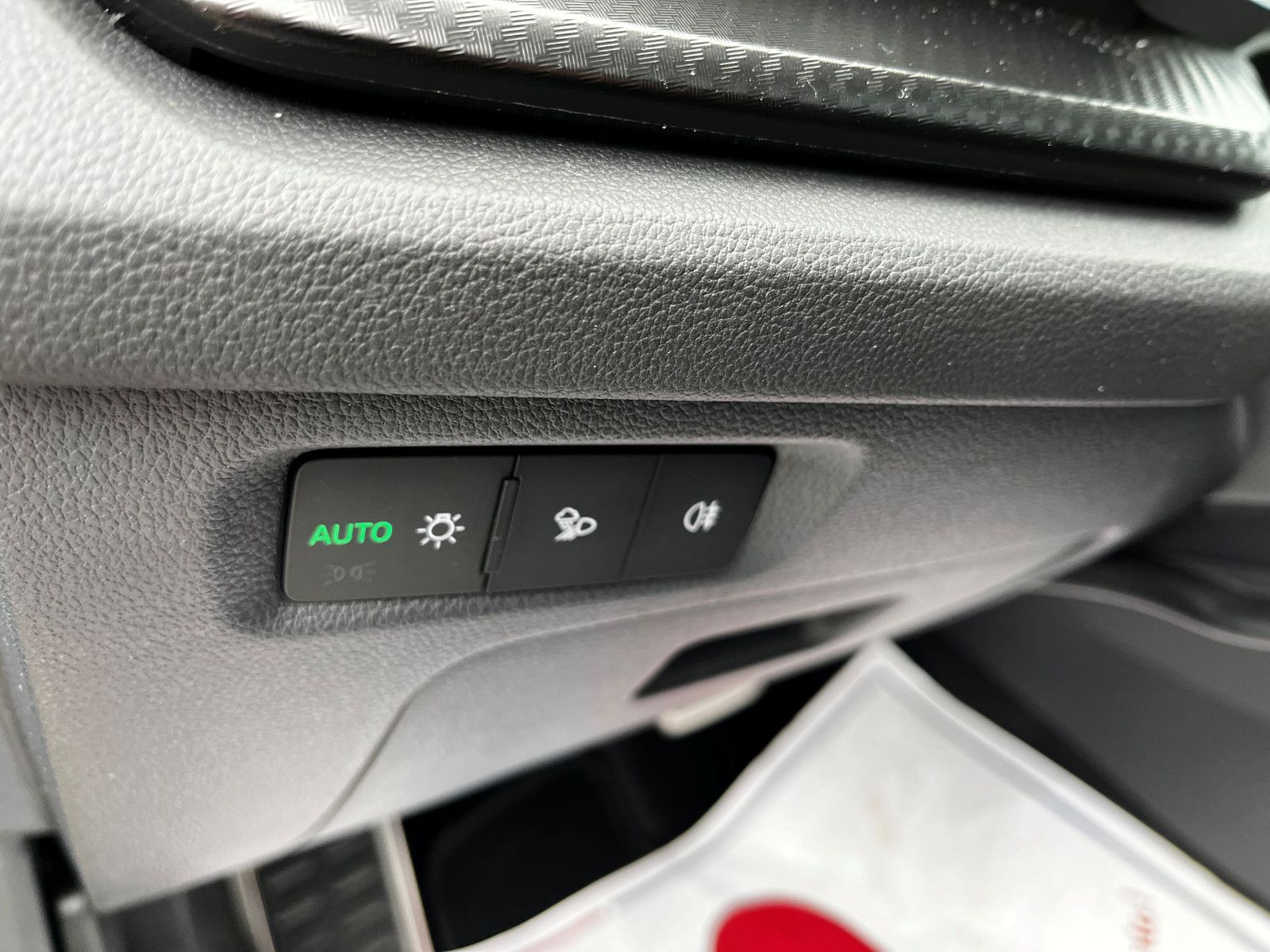 Fahrzeugabbildung SKODA Octavia Combi 2.0 TSI RS AHK NAV PANO 18"