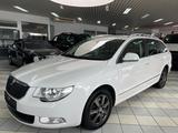 Skoda Superb Combi Elegance*Xenon*Kamera*Memory* - Skoda Superb Elegance mit Diesel-Antrieb