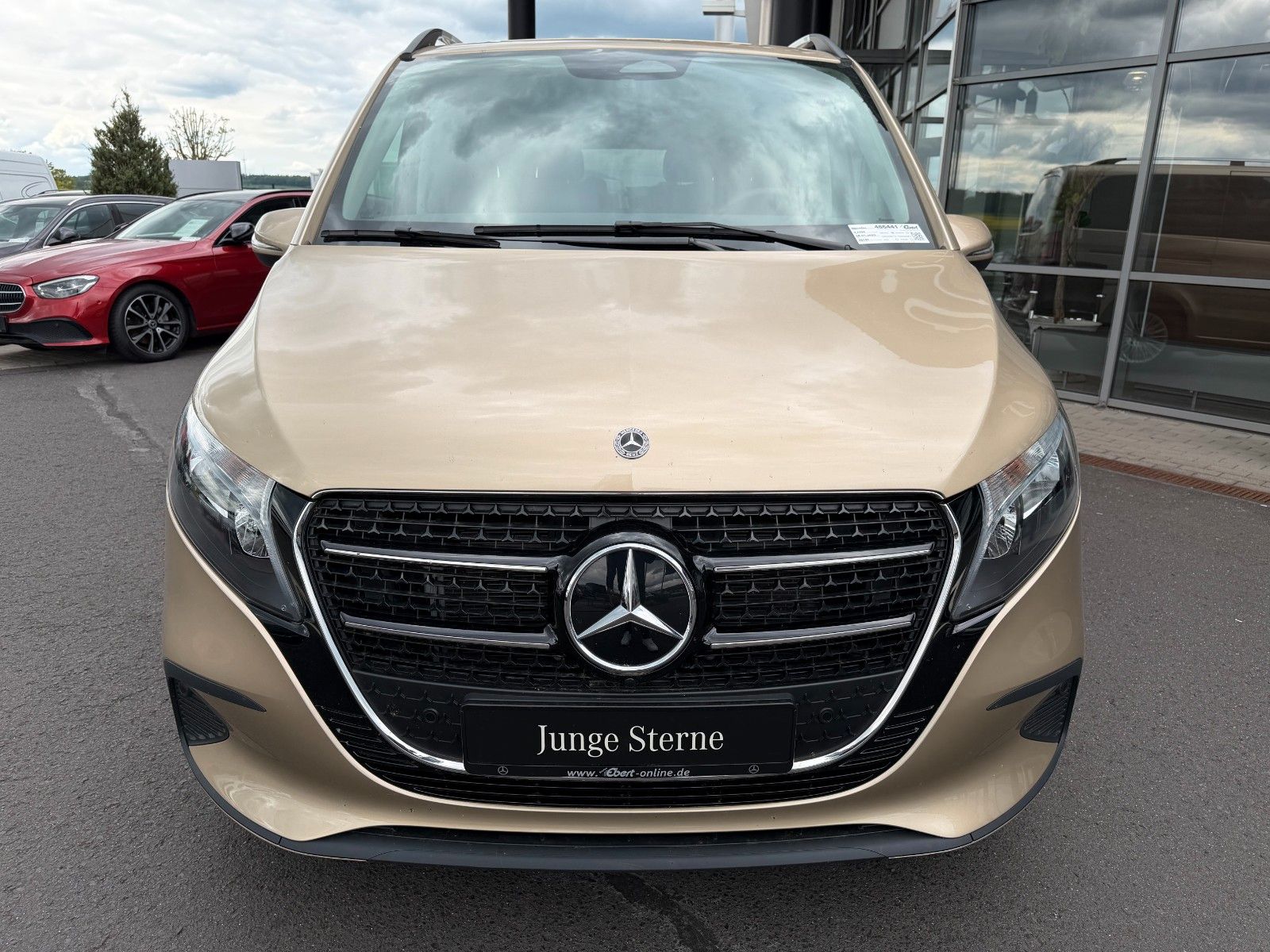 Fahrzeugabbildung Mercedes-Benz V 220 d DISTRONIC AHK 2,5to Standheizung