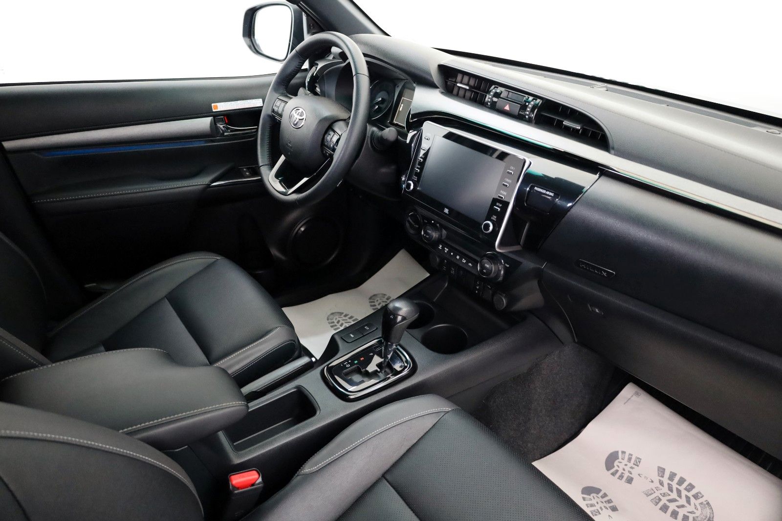 Fahrzeugabbildung Toyota Hilux 2.8 D-4D Invincible,DOKA,Leder,ACC,Kamera