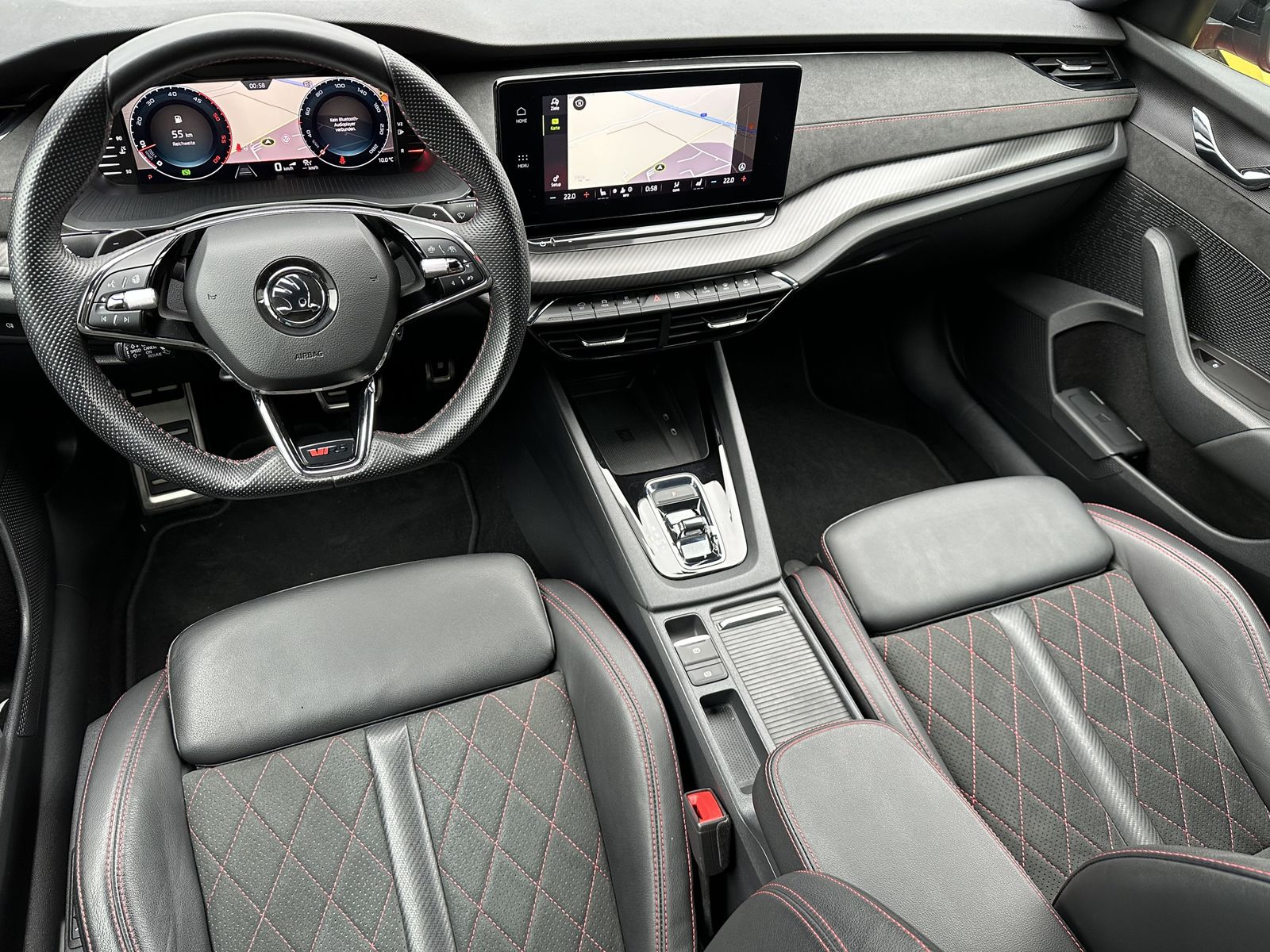 Fahrzeugabbildung SKODA Octavia 2.0 TDI DSG RS NAV+LED+KAM+VCOCK+HUD+DCC