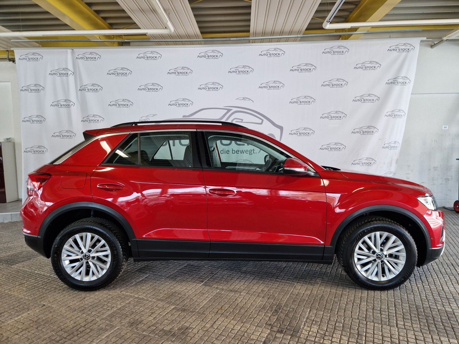 Volkswagen T-Roc 1.0 TSI Life LED PDC Navi Sitzheiz. App Co foto 4