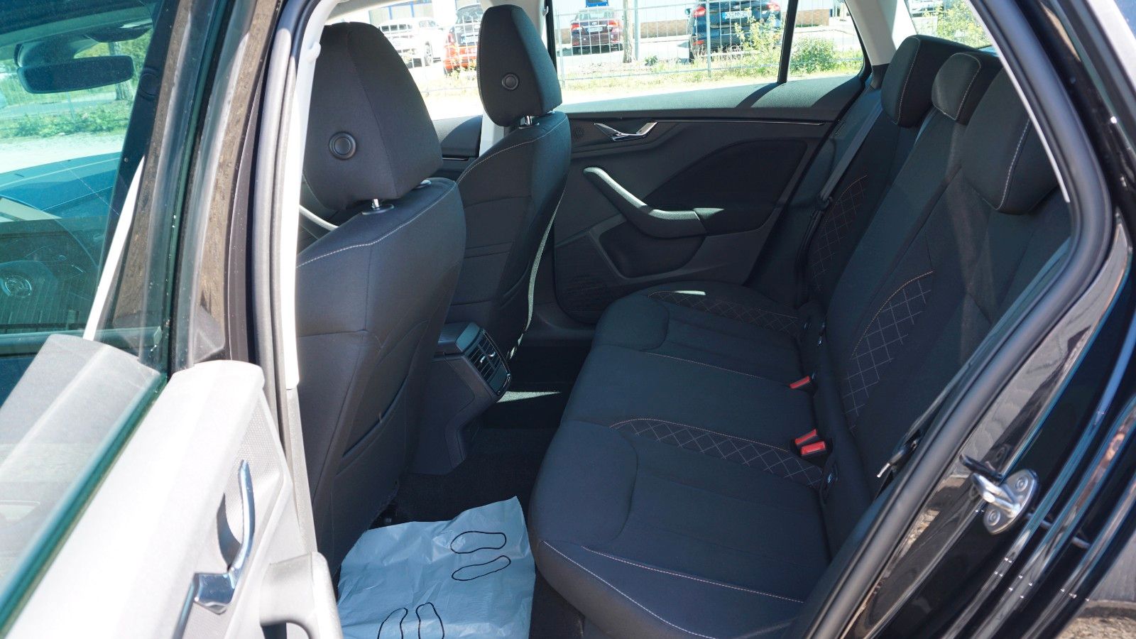 Fahrzeugabbildung SKODA Scala Ambition, Kamera, Navi, CarPlay, AHK