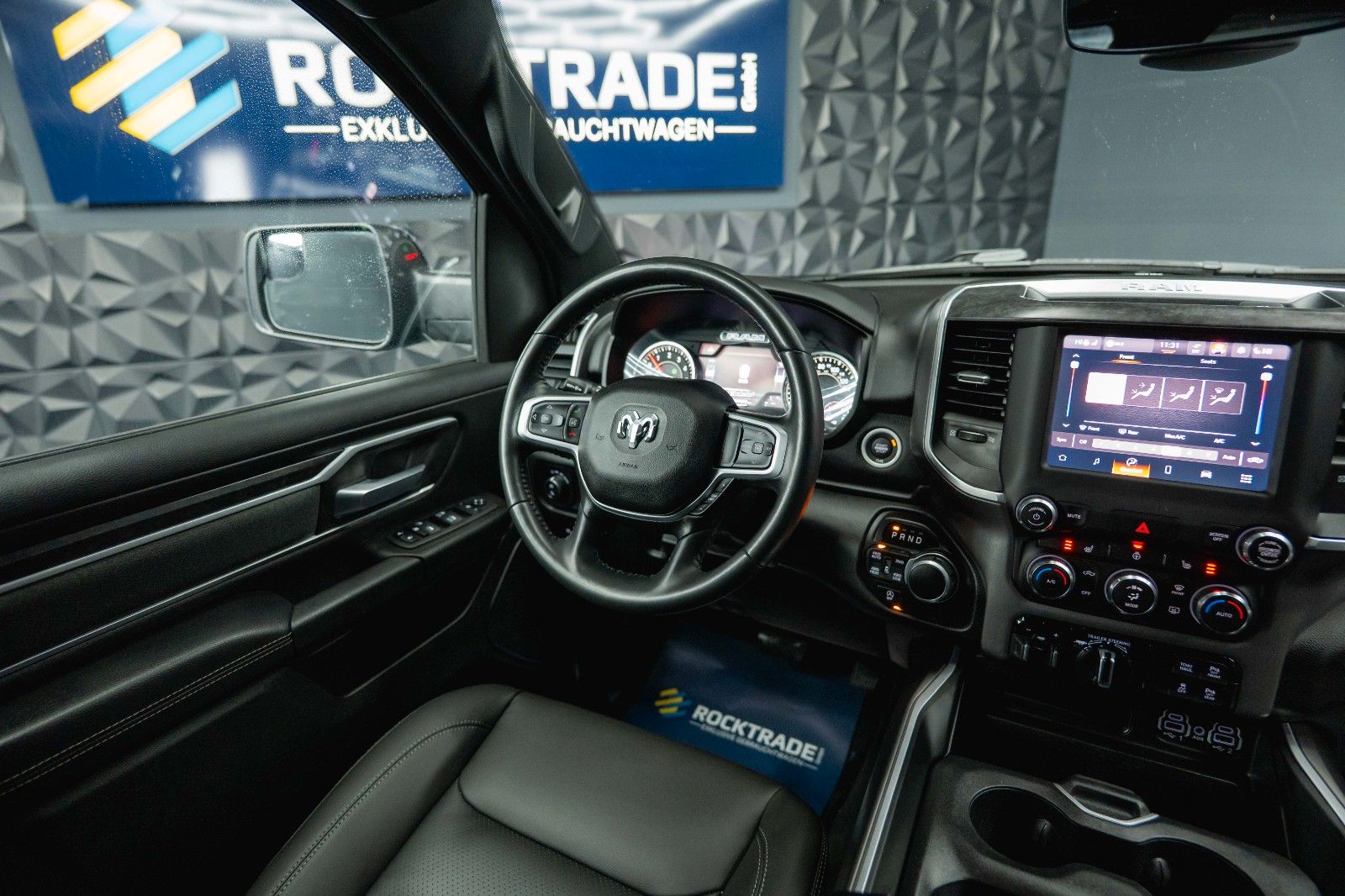 Fahrzeugabbildung Dodge RAM 5.7 V8 HEMI 4x4 BLACK EDITION Longbed 19%