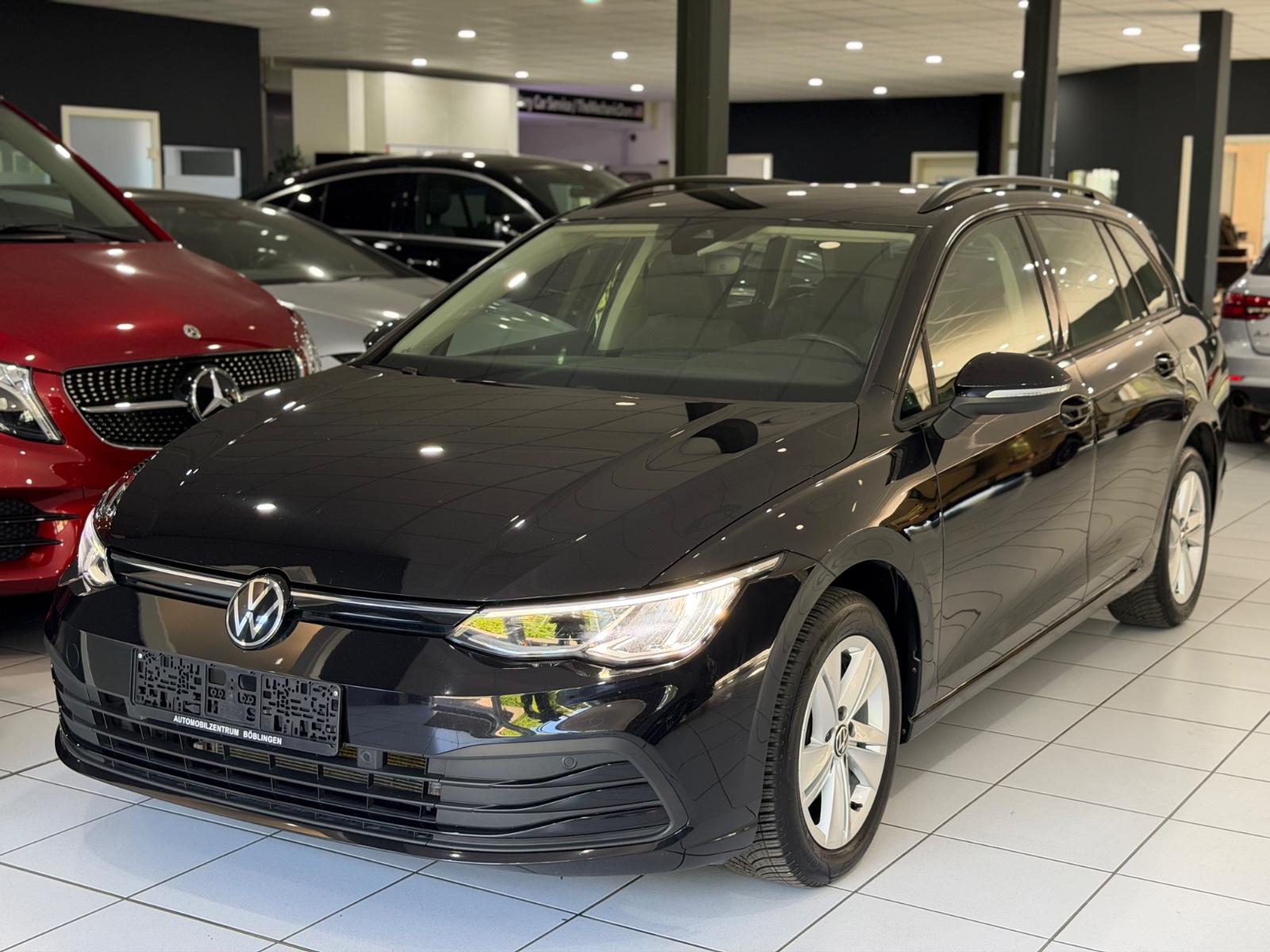 Volkswagen Golf VIII Variant Life*ACC*CARPLAY*LED*STAND-H*