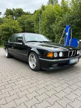 BMW E32 730i Schalter - BMW 730 mit Benzin-Antrieb: Limousine, 730i E32