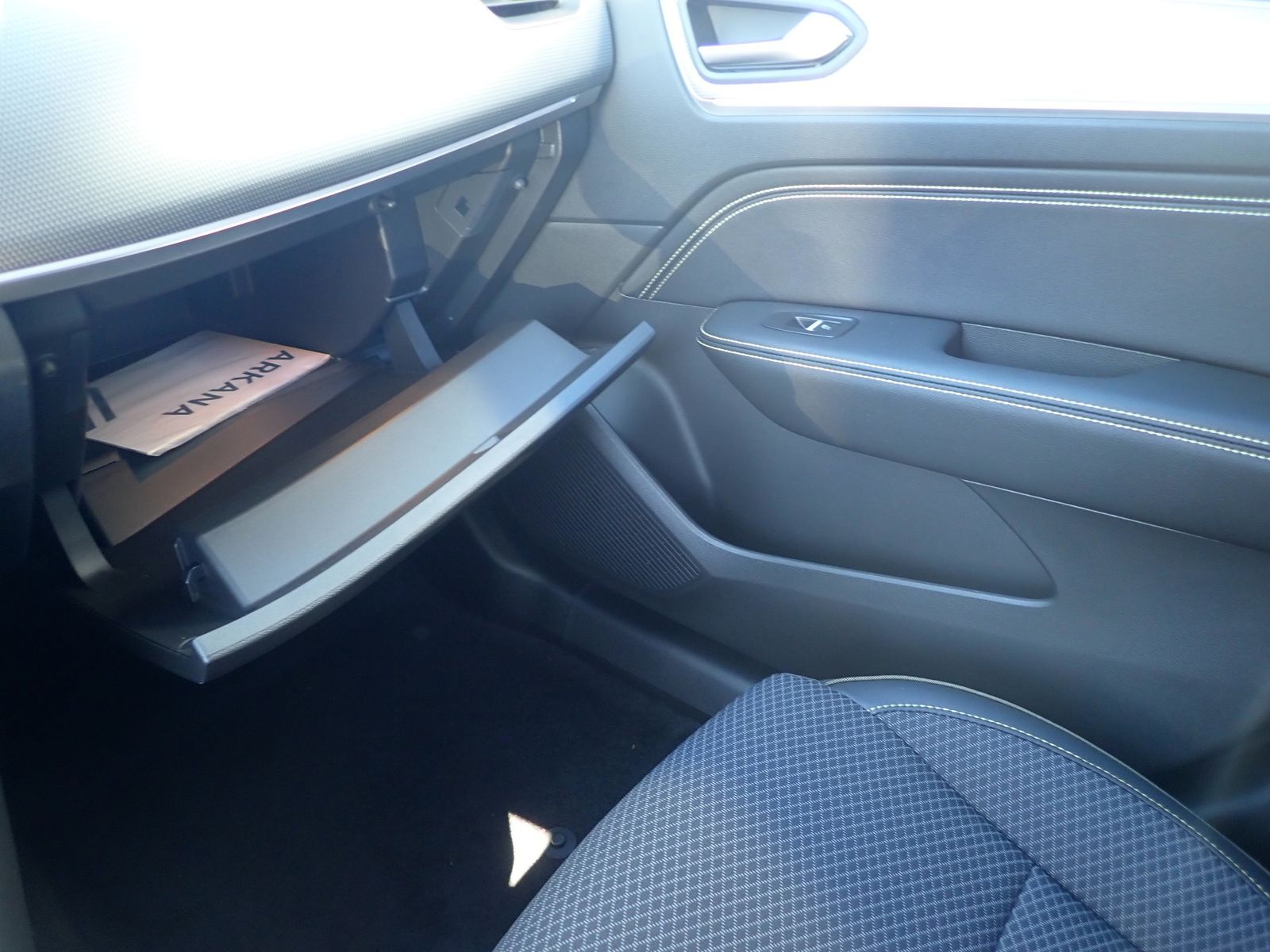 Fahrzeugabbildung Renault Arkana TECHNO Mild Hybrid 140 EDC