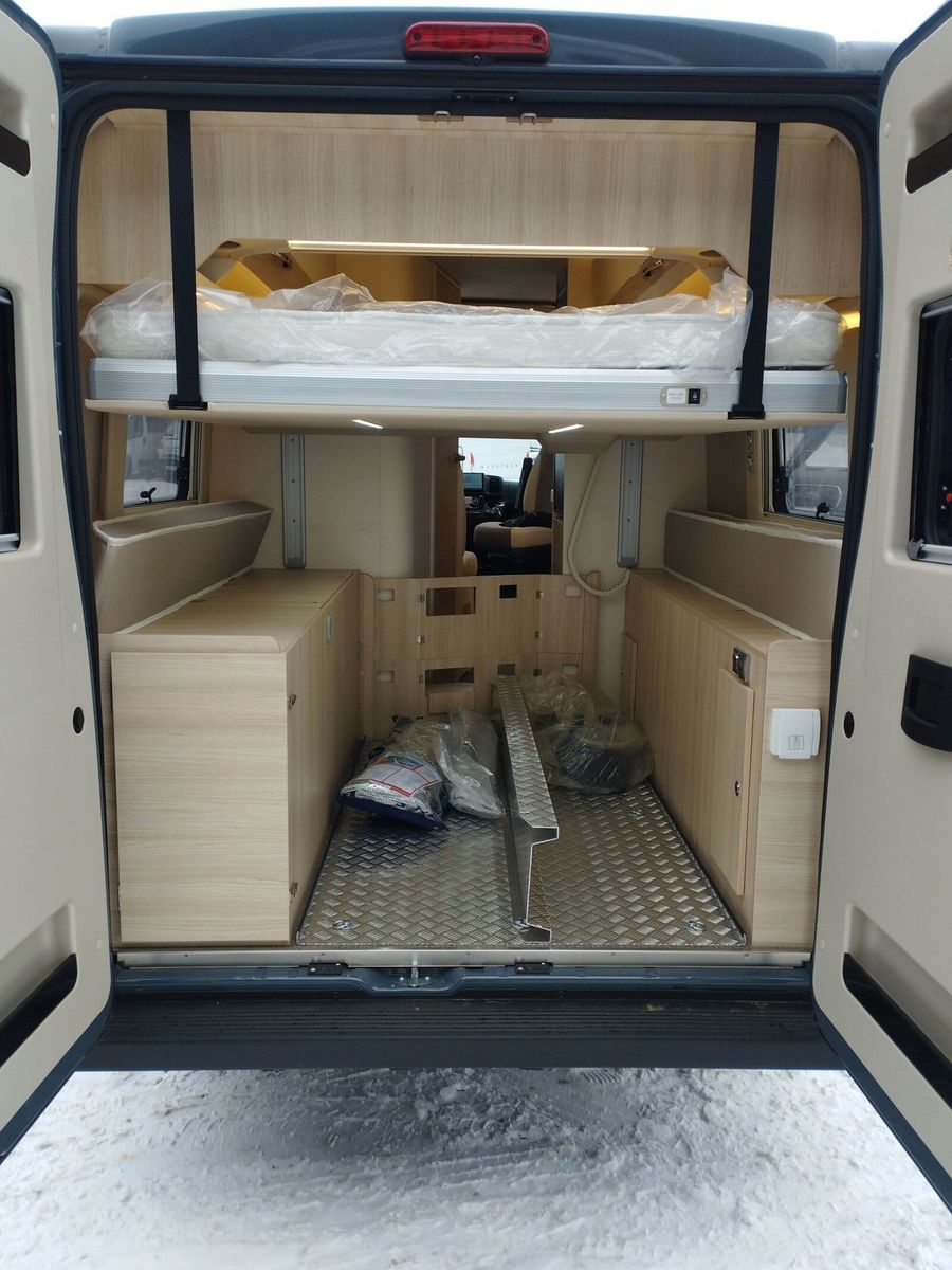 Fahrzeugabbildung Eura Mobil Van V 635 HB Captain-Chair-Sitze, Skyroof, RFK