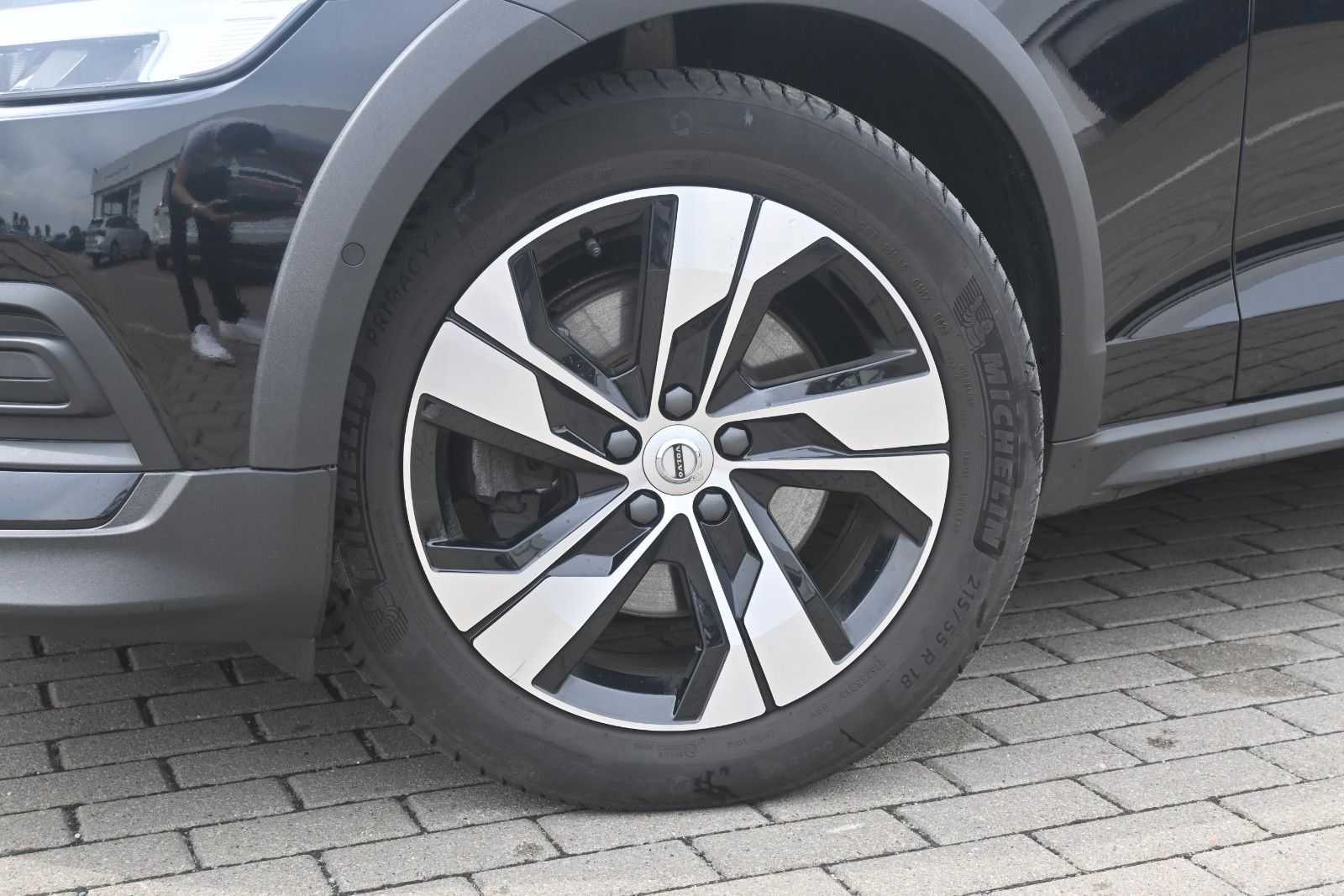 Fahrzeugabbildung Volvo V60Cross Country B4D AWD Plus*FSHZG*ACC*BLIS*AHK