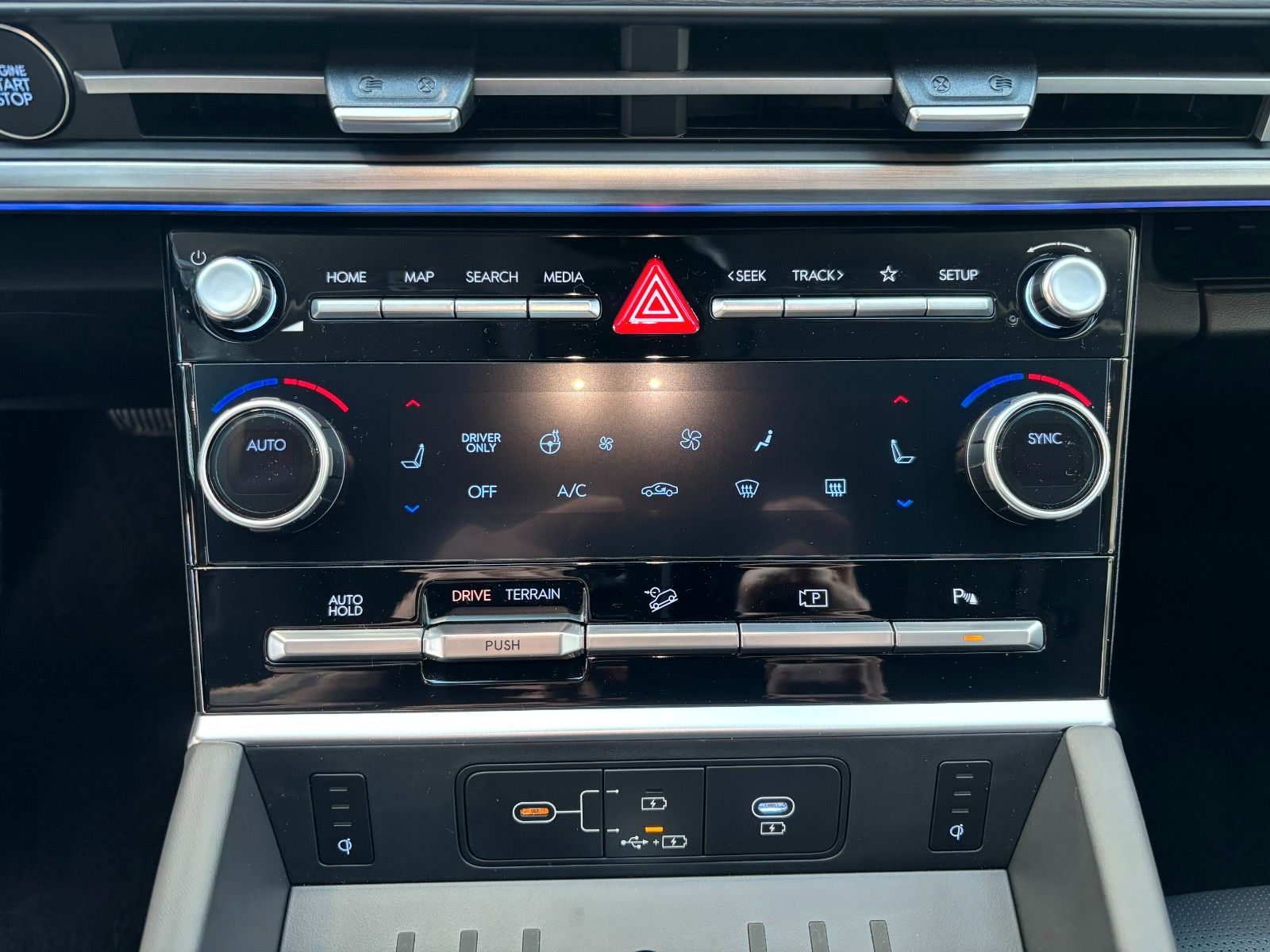 Fahrzeugabbildung Hyundai Santa FE Signature 239PS 4WD Schiebedach/BOSE!