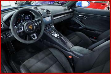 صورة 10 لـ 2022 Porsche CAYMAN