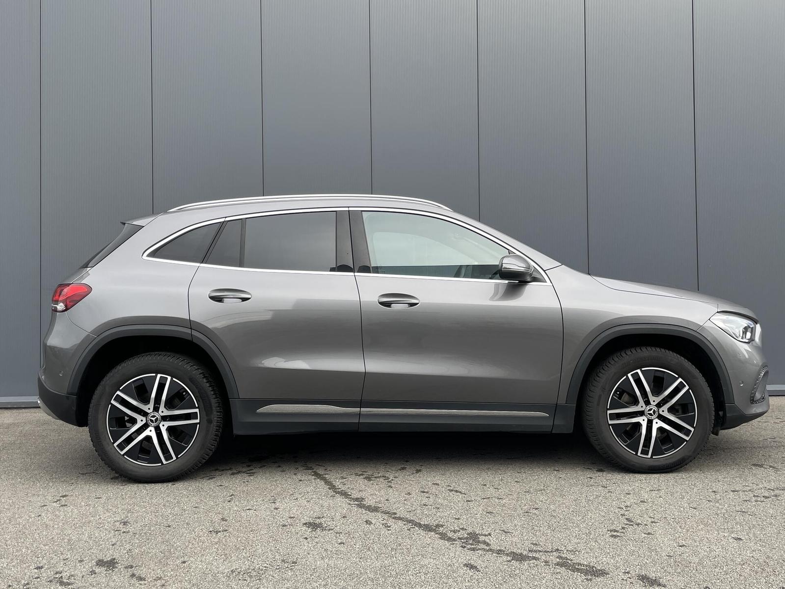 Mercedes-Benz GLA 200 D Business Line DISTRONIC BLIS CAM  18"
