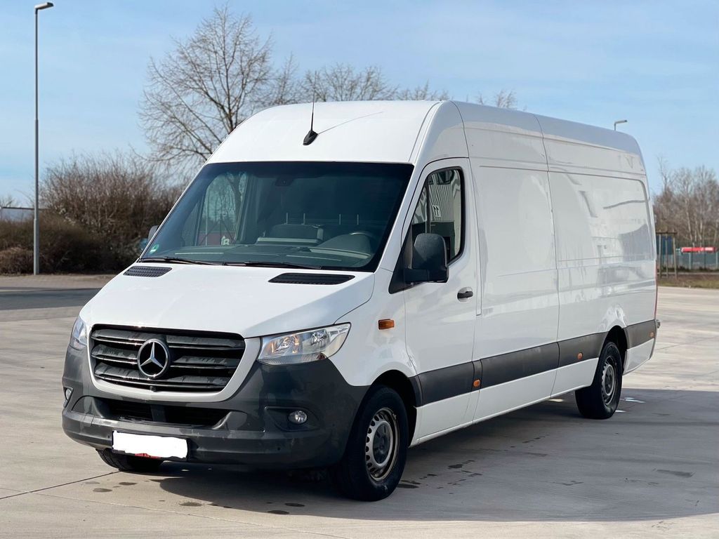Image of Mercedes-Benz Sprinter