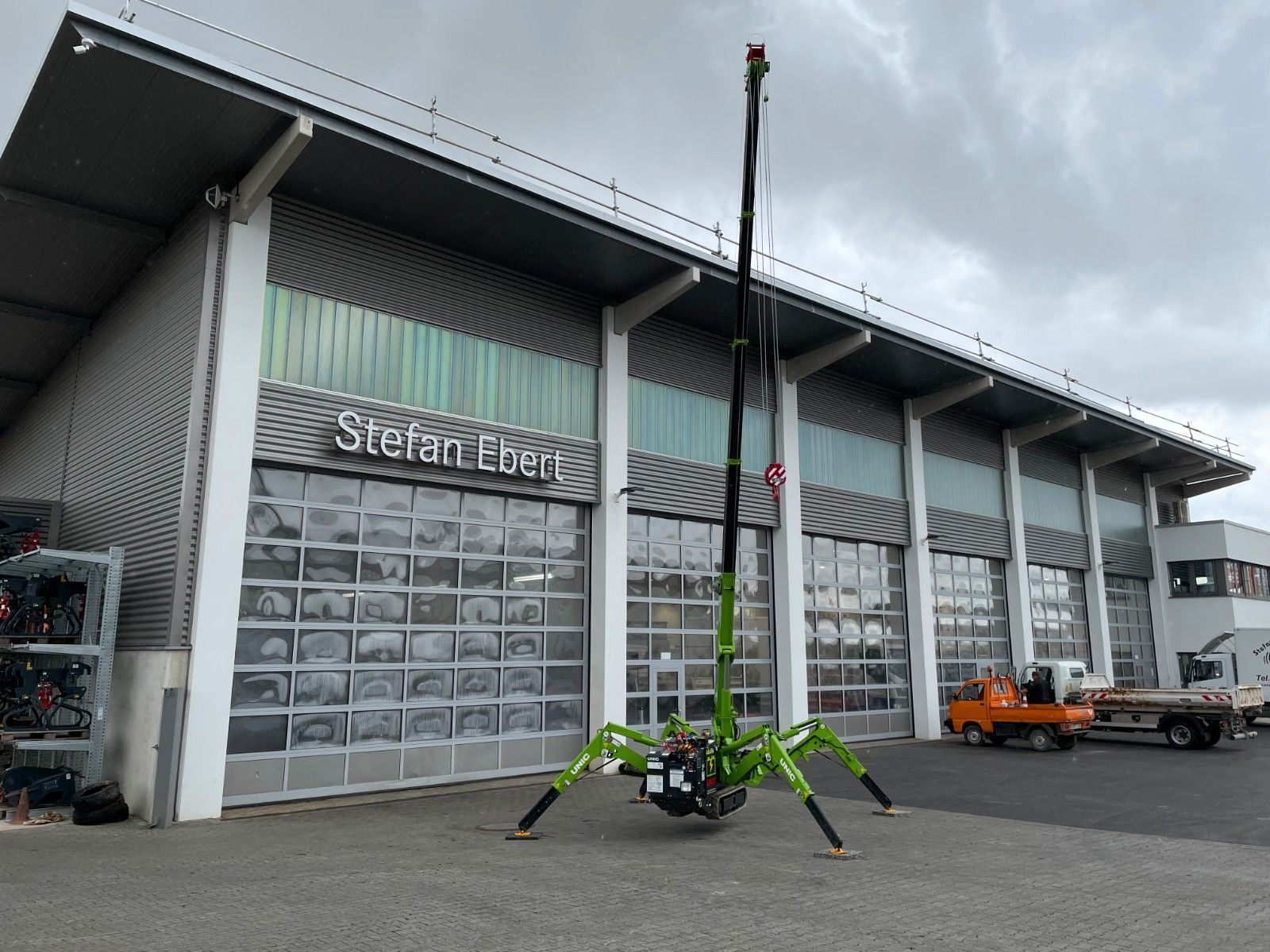 Fahrzeugabbildung Andere UNIC URW295CBE/ Raupenkran / 8,8m / 2,9t