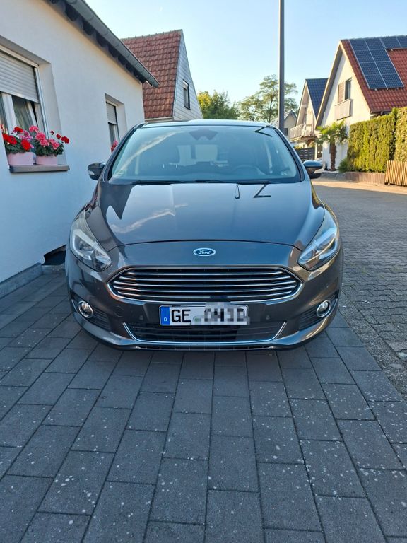Image of Ford S-Max