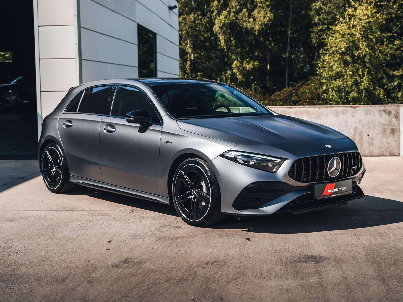 Mercedes-Benz A 35 AMG Mountain Grey Magno / Burmester / Pano