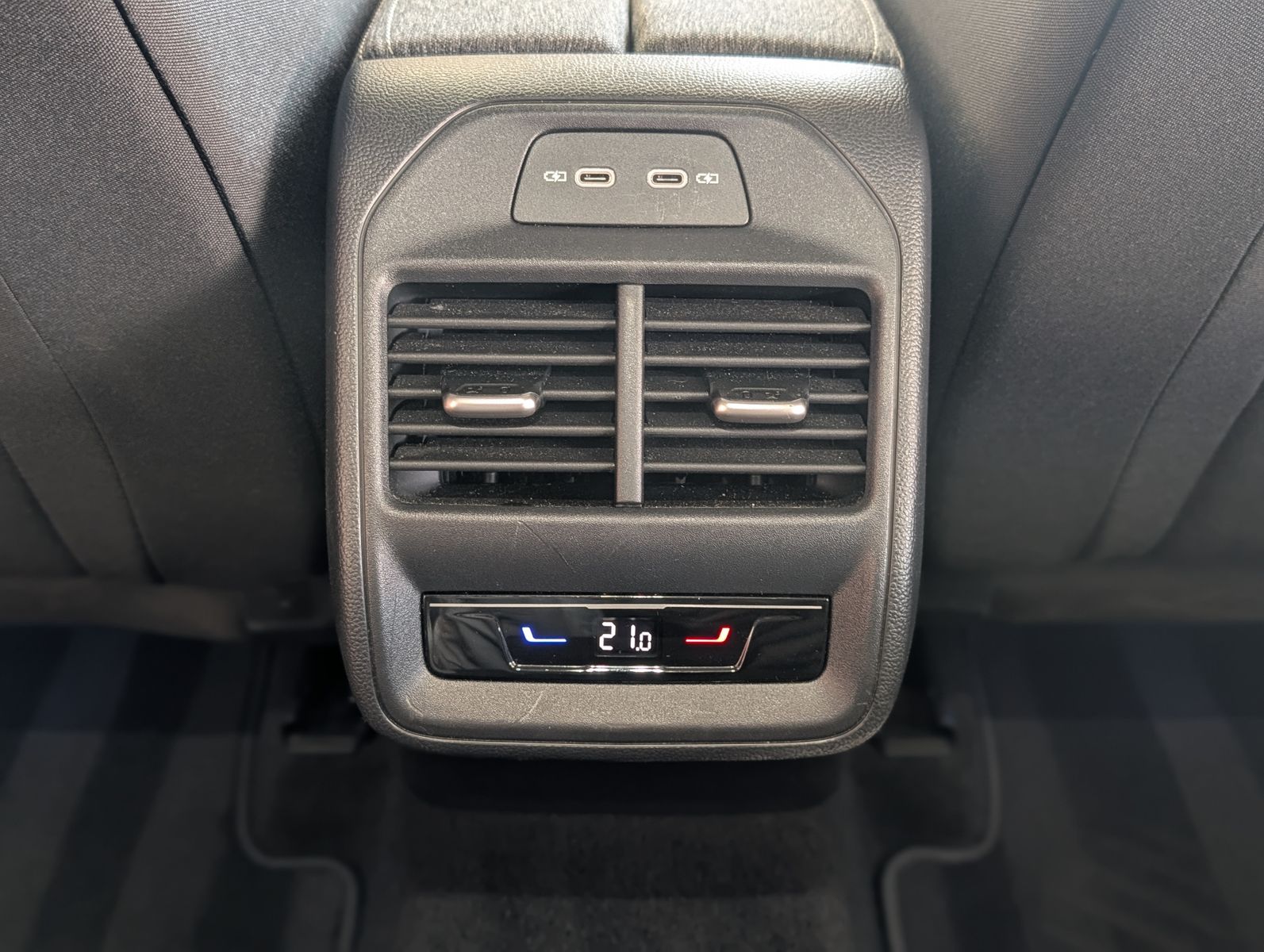 Fahrzeugabbildung SKODA Superb IV 2.0TDI DSG 4x4 MATRIX PANO NEUES MODEL