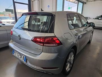 Volkswagen Golf - 6