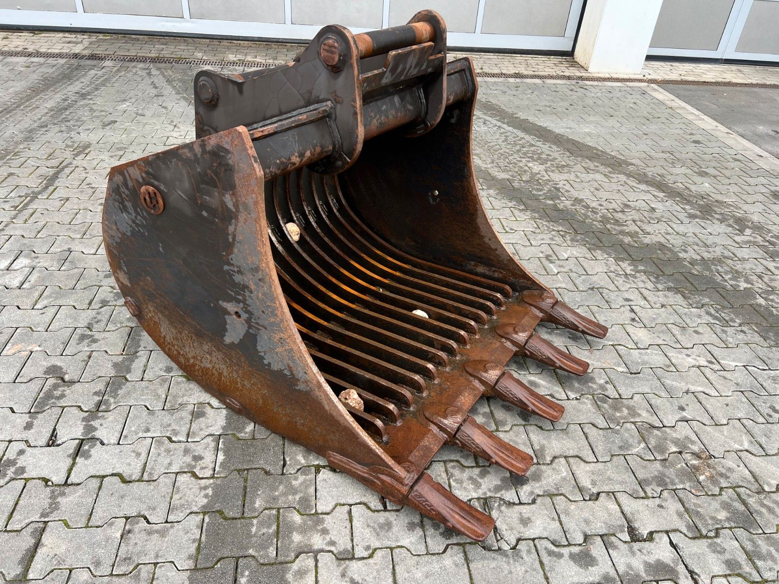 Fahrzeugabbildung Andere Henle K5S Sieblöffel / Löffel / OQ65 / 2020