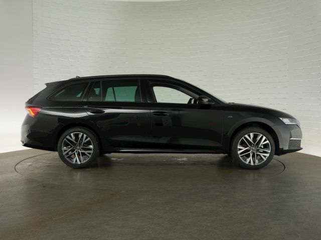 Octavia COMBI TOUR TSI+AHK+NAVI+SITZ-/LENKRADHEI