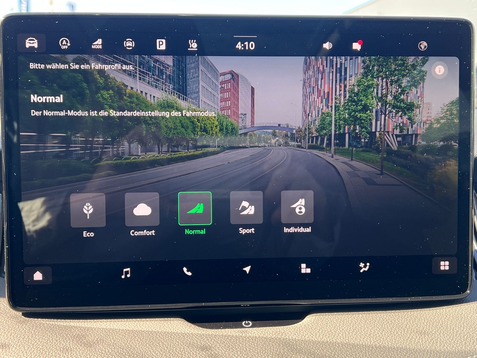 Fahrzeugabbildung SKODA Superb Combi L&K 2.0 TDI DSG 4x4 *AHK, Matrix-LE