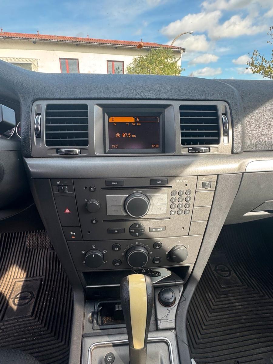 Opel Vectra 2005 — photo 8