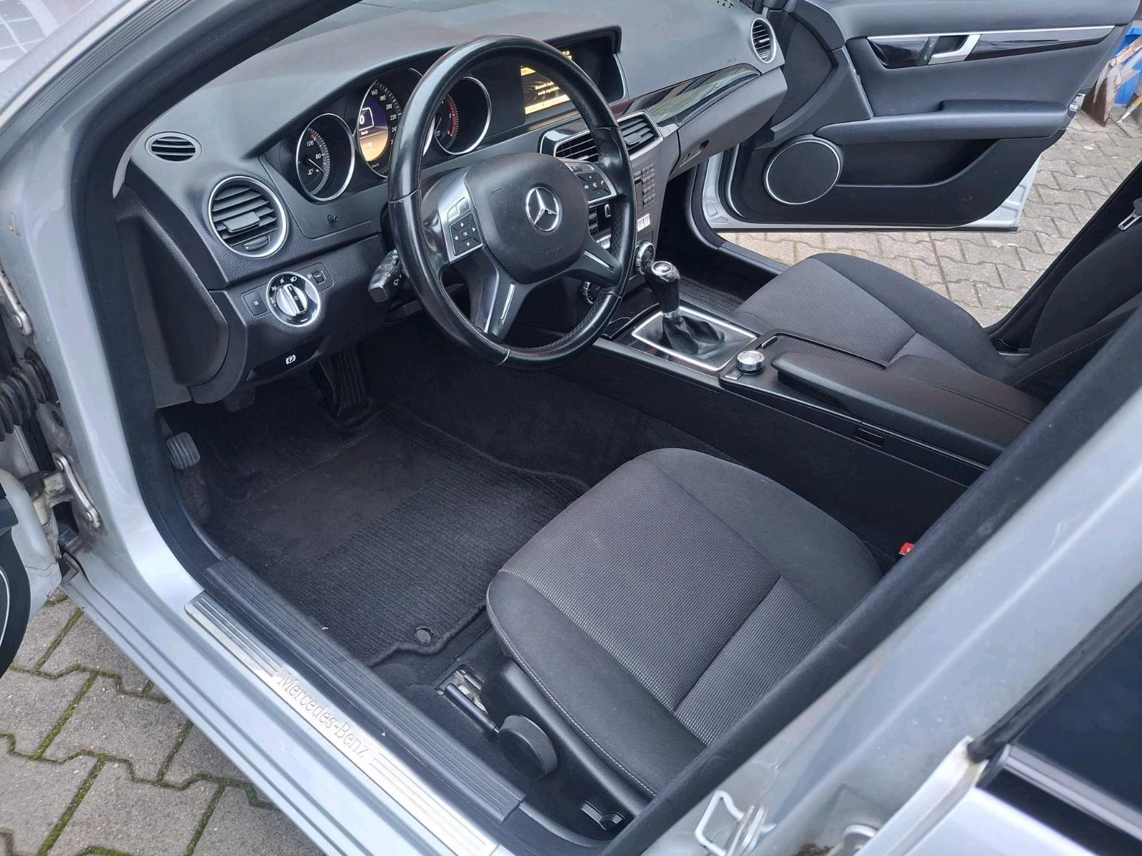 Mercedes-Benz C220 2011 — photo 6
